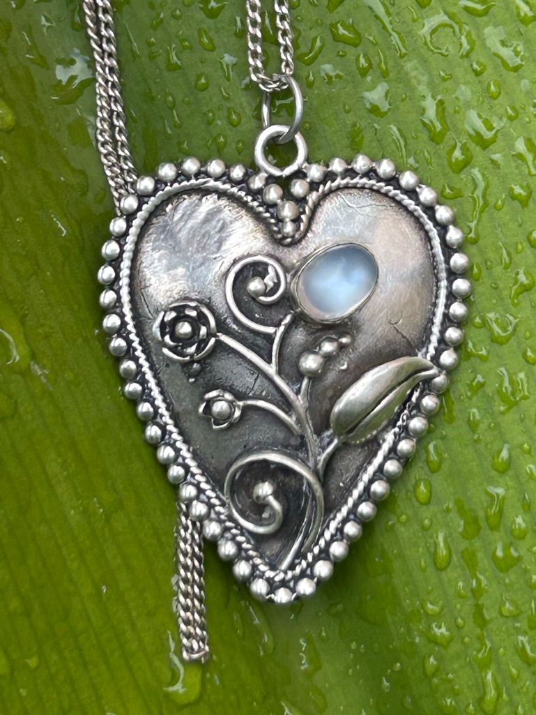Antique Mcm Sterling Silver Victorian Moonstone Heart Floral Pendant Necklace